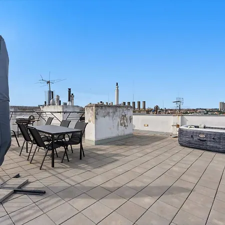 Dicaprio Penthouse Terrace Apartment