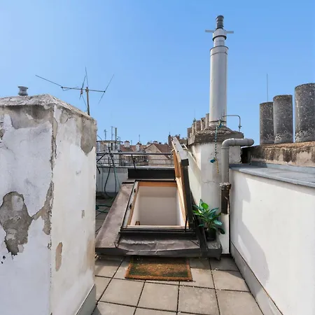 Dicaprio Penthouse Terrace