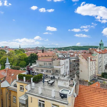 Dicaprio Penthouse Terrace Prag